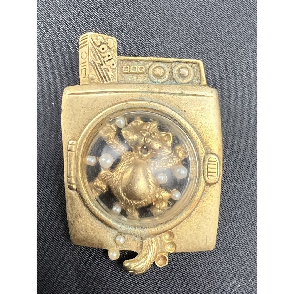 VTG  AJC Gold Tone Whimsical Cat In Washing Machine Brooch W Faux Pearls